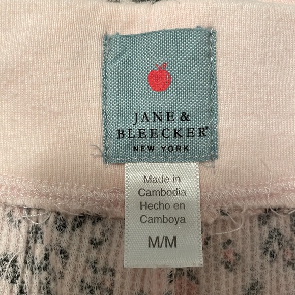 Women’s Pajama Set. - Picture 7 of 8